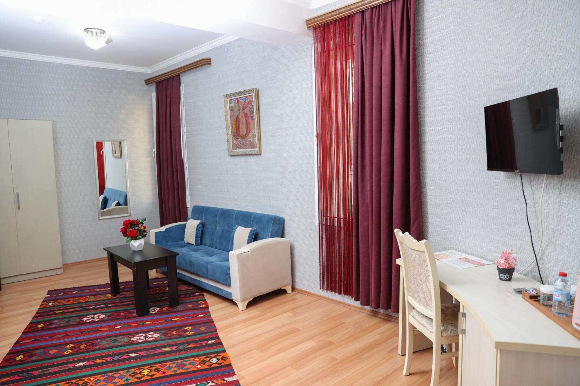 Отель Nemi Center 4*